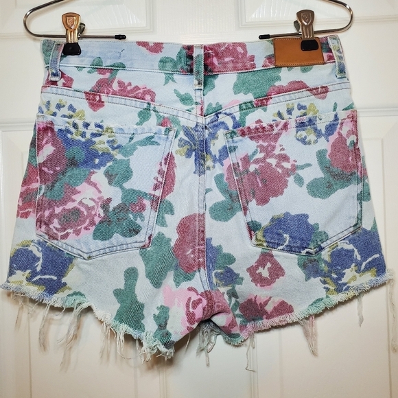 CITIZENS OF HUMANITY Kristen High Rise Shorts denim  FLORAL Sz 26 - Picture 5 of 12